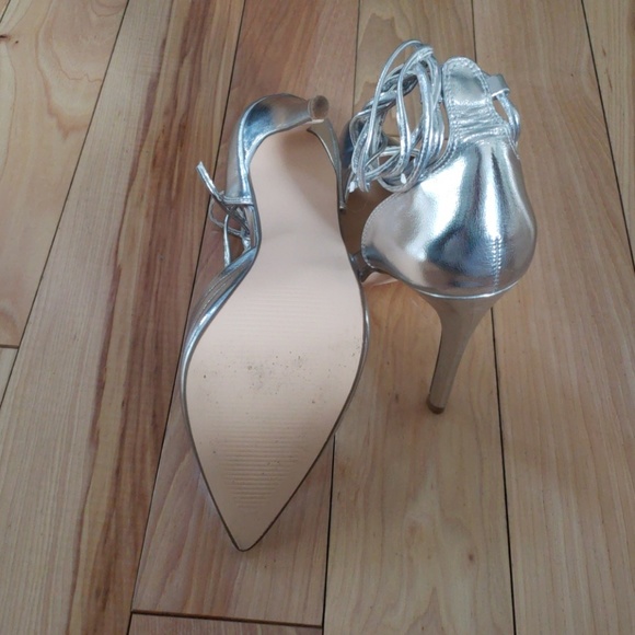 🌟Silver Metallic heels🌟 - Picture 5 of 5